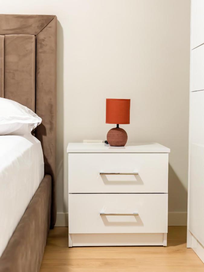 Home Inn Apartment Near City Center ติรานา ภายนอก รูปภาพ