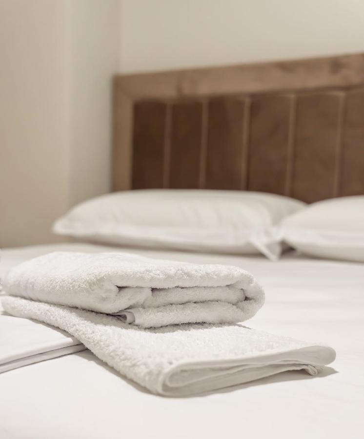 Home Inn Apartment Near City Center ติรานา ภายนอก รูปภาพ
