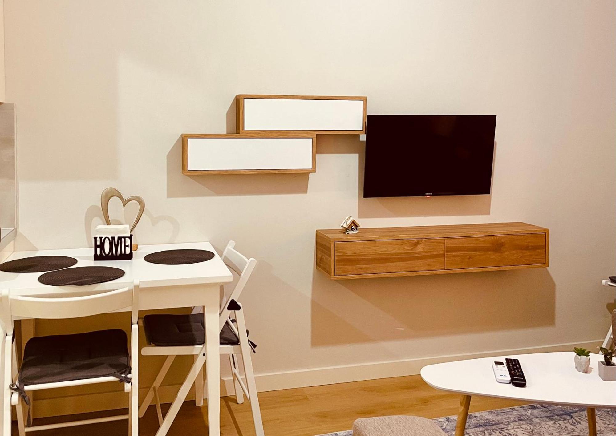 Home Inn Apartment Near City Center ติรานา ภายนอก รูปภาพ